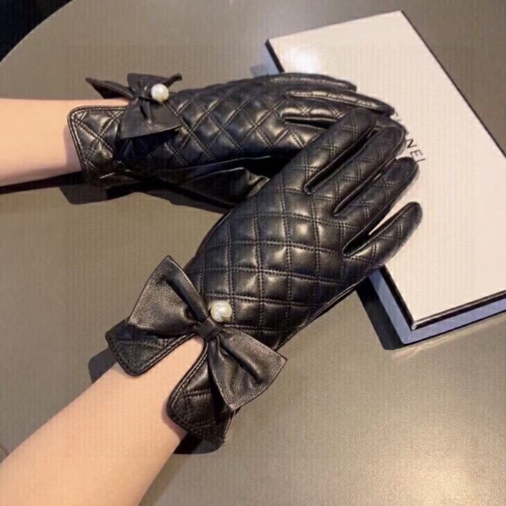 Chanel Quilted Leather Bow Gloves Black - Picture 6 of 6